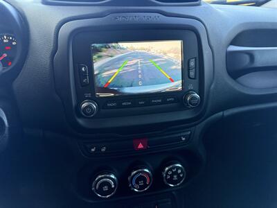 2017 Jeep Renegade Trailhawk   - Photo 16 - Reseda, CA 91335