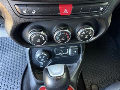 2017 Jeep Renegade Trailhawk   - Photo 20 - Reseda, CA 91335
