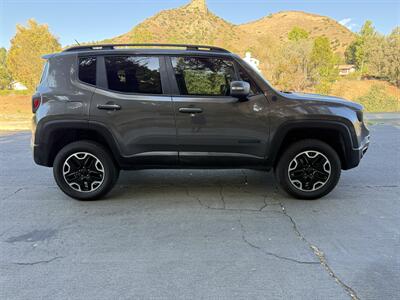 2017 Jeep Renegade Trailhawk   - Photo 8 - Reseda, CA 91335