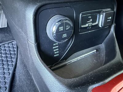 2017 Jeep Renegade Trailhawk   - Photo 29 - Reseda, CA 91335