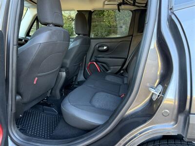 2017 Jeep Renegade Trailhawk   - Photo 22 - Reseda, CA 91335