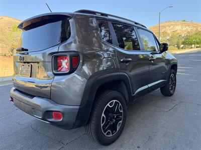 2017 Jeep Renegade Trailhawk   - Photo 7 - Reseda, CA 91335