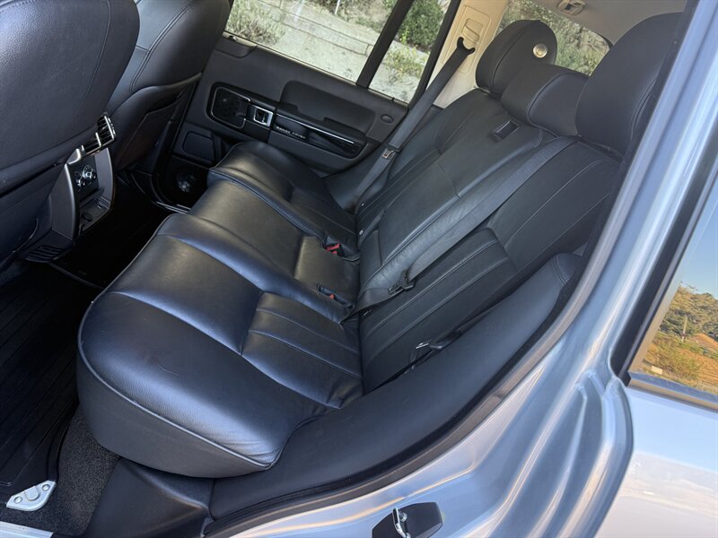 2012 Land Rover Range Rover HSE photo 11