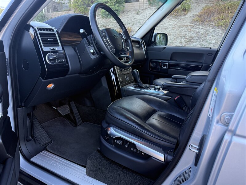 2012 Land Rover Range Rover HSE photo 34