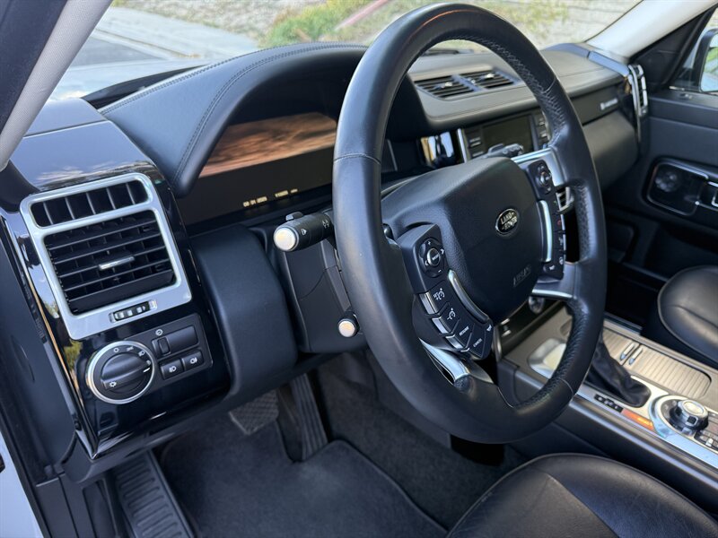 2012 Land Rover Range Rover HSE photo 29