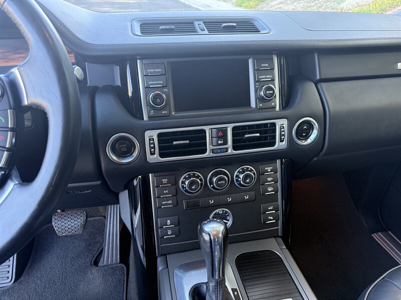 2012 Land Rover Range Rover HSE photo 32