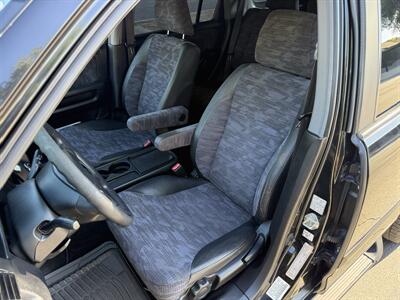 2004 Honda CR-V LX   - Photo 12 - Reseda, CA 91335