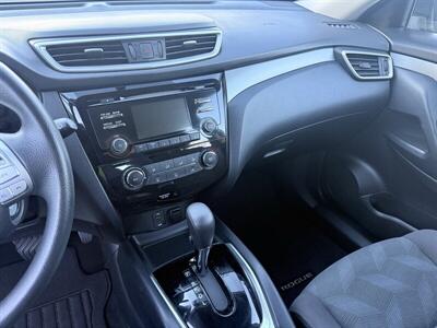 2016 Nissan Rogue S   - Photo 17 - Reseda, CA 91335