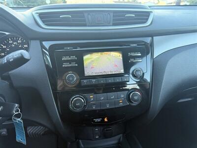 2016 Nissan Rogue S   - Photo 18 - Reseda, CA 91335