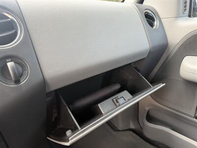 2006 Ford F-150 XLT   - Photo 28 - Reseda, CA 91335