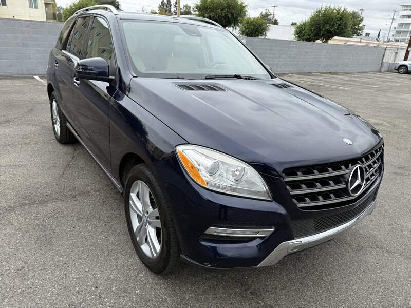Lunar Blue Metallic 2013 Mercedes-Benz M-Class ML 350 SUV / Crossover Rear-Wheel Drive Automatic