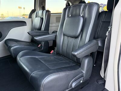 2012 Chrysler Town & Country Touring   - Photo 21 - Reseda, CA 91335