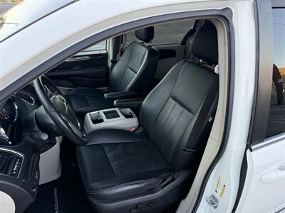 2012 Chrysler Town & Country Touring   - Photo 12 - Reseda, CA 91335