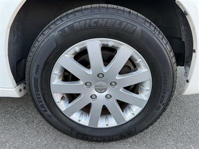 2012 Chrysler Town & Country Touring   - Photo 34 - Reseda, CA 91335