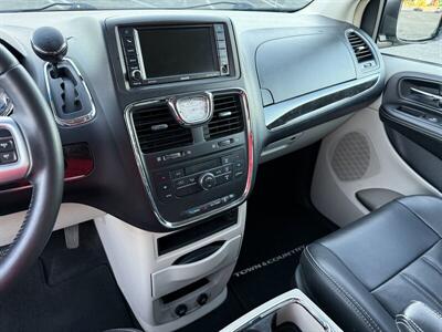 2012 Chrysler Town & Country Touring   - Photo 16 - Reseda, CA 91335