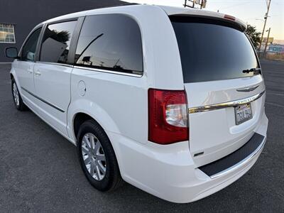 2012 Chrysler Town & Country Touring   - Photo 5 - Reseda, CA 91335