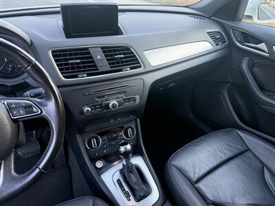 2016 Audi Q3 2.0T Premium Plus   - Photo 16 - Reseda, CA 91335