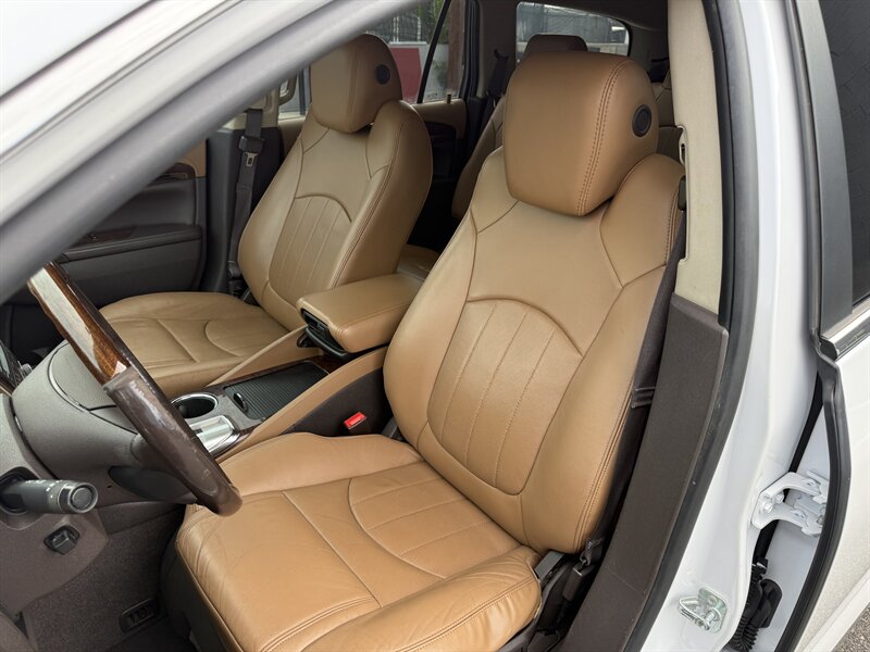 2016 Buick Enclave Premium photo 11