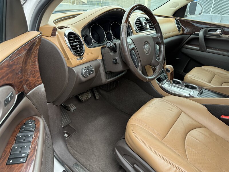 2016 Buick Enclave Premium photo 12