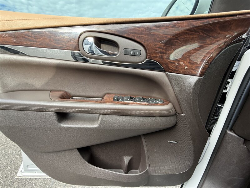 2016 Buick Enclave Premium photo 28