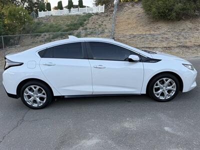 2017 Chevrolet Volt Premier   - Photo 8 - Reseda, CA 91335