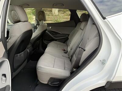 2016 Hyundai Santa Fe 2.4L   - Photo 18 - Reseda, CA 91335