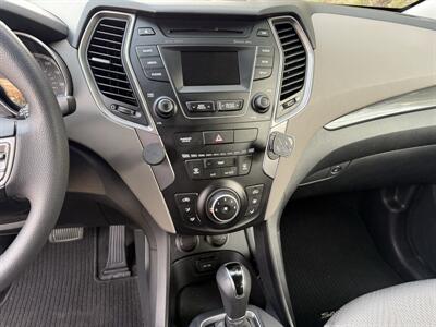 2016 Hyundai Santa Fe 2.4L   - Photo 28 - Reseda, CA 91335