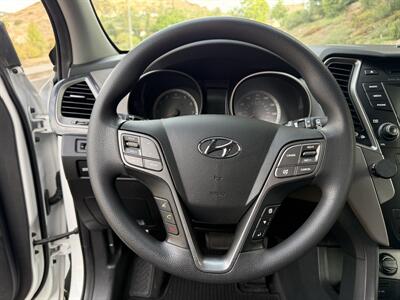 2016 Hyundai Santa Fe 2.4L   - Photo 24 - Reseda, CA 91335