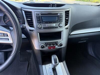 2014 Subaru Outback 2.5i   - Photo 16 - Reseda, CA 91335