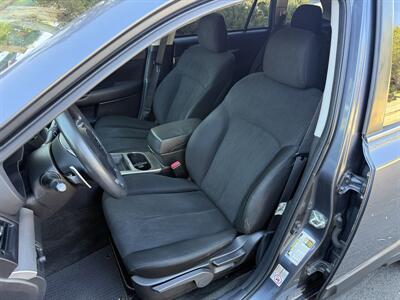 2014 Subaru Outback 2.5i   - Photo 12 - Reseda, CA 91335
