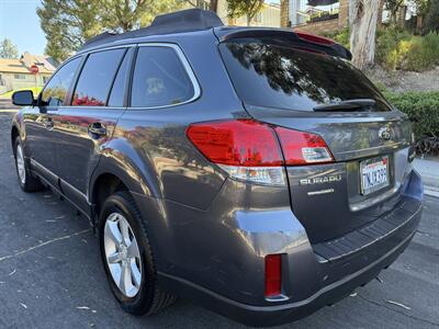 2014 Subaru Outback 2.5i   - Photo 5 - Reseda, CA 91335