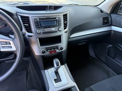 2014 Subaru Outback 2.5i   - Photo 17 - Reseda, CA 91335