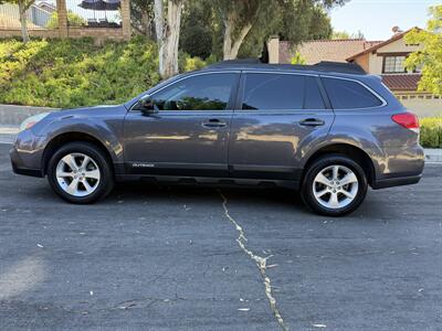 2014 Subaru Outback 2.5i   - Photo 4 - Reseda, CA 91335