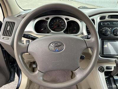 2005 Toyota Highlander   - Photo 15 - Reseda, CA 91335