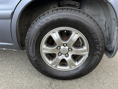 2005 Toyota Highlander   - Photo 26 - Reseda, CA 91335