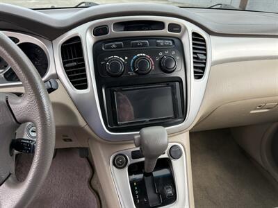 2005 Toyota Highlander   - Photo 16 - Reseda, CA 91335