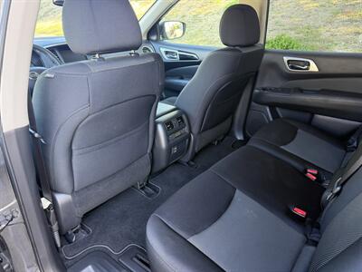2018 Nissan Pathfinder SV   - Photo 18 - Reseda, CA 91335