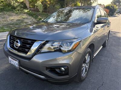 2018 Nissan Pathfinder SV   - Photo 3 - Reseda, CA 91335