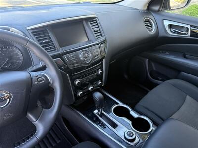 2018 Nissan Pathfinder SV   - Photo 16 - Reseda, CA 91335