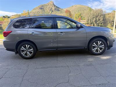2018 Nissan Pathfinder SV   - Photo 6 - Reseda, CA 91335