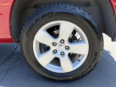 2010 Dodge Ram 1500 SLT   - Photo 24 - Reseda, CA 91335