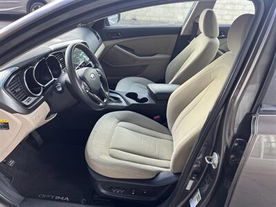 2011 Kia Optima LX   - Photo 8 - Reseda, CA 91335