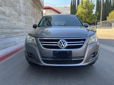 2009 Volkswagen Tiguan S   - Photo 2 - Reseda, CA 91335