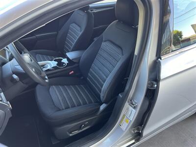 2016 Ford Fusion SE   - Photo 12 - Reseda, CA 91335