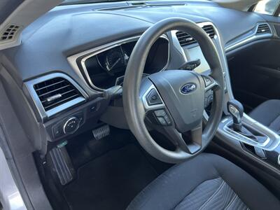 2016 Ford Fusion SE   - Photo 14 - Reseda, CA 91335