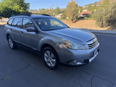 2011 Subaru Outback 2.5i Limited   - Photo 1 - Reseda, CA 91335