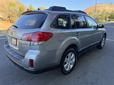 2011 Subaru Outback 2.5i Limited   - Photo 7 - Reseda, CA 91335