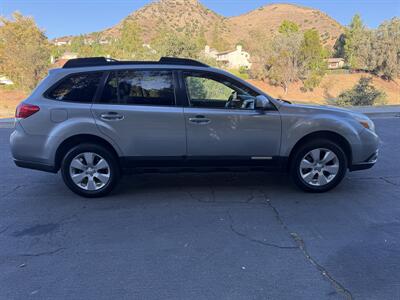 2011 Subaru Outback 2.5i Limited   - Photo 8 - Reseda, CA 91335