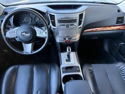 2011 Subaru Outback 2.5i Limited   - Photo 10 - Reseda, CA 91335