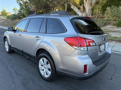 2011 Subaru Outback 2.5i Limited   - Photo 5 - Reseda, CA 91335